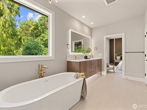 18520 83rd Avenue NE, Kenmore WA 98028