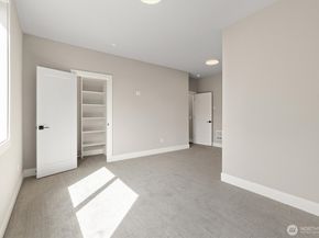 18520 83rd Avenue NE, Kenmore WA 98028