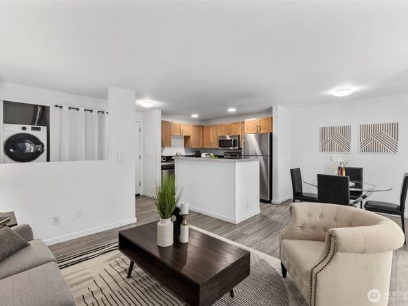 3661 Phinney Avenue N 407, Seattle WA 98103
