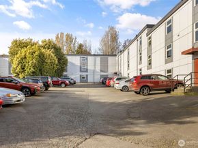 3661 Phinney Avenue N 407, Seattle WA 98103