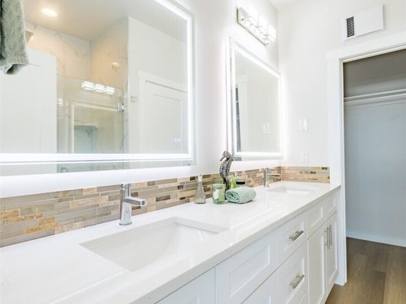 1015 Sturgus Avenue S A, Seattle WA 98144
