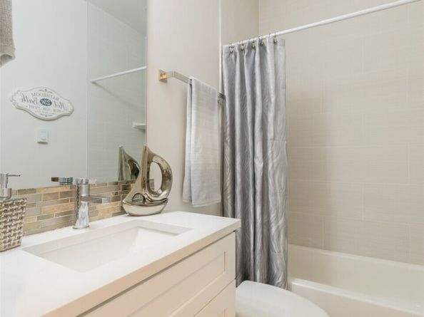1015 Sturgus Avenue S A, Seattle WA 98144