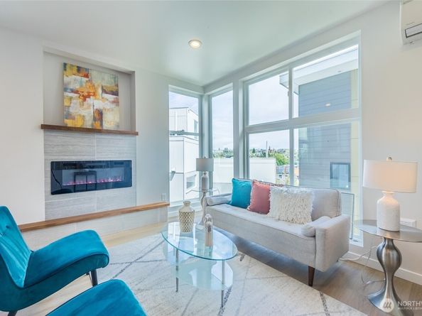 1015 Sturgus Avenue S A, Seattle WA 98144
