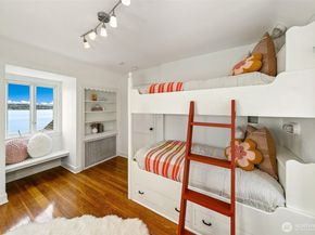 4216 55th Avenue NE, Seattle WA 98105