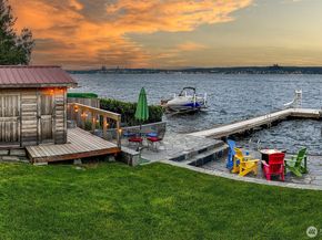 4216 55th Avenue NE, Seattle WA 98105