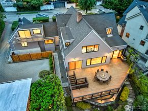 4216 55th Avenue NE, Seattle WA 98105