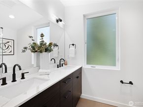 12015 36th Avenue NE B, Seattle WA 98125