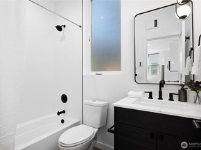 12015 36th Avenue NE B, Seattle WA 98125