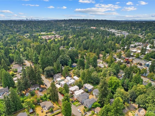12015 36th Avenue NE B, Seattle WA 98125