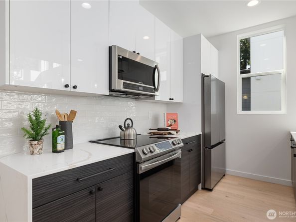 12015 36th Avenue NE B, Seattle WA 98125