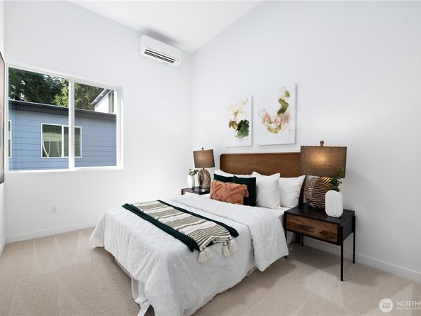 12015 36th Avenue NE B, Seattle WA 98125