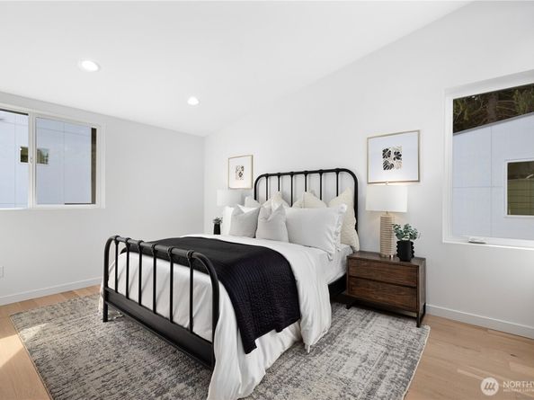 12015 36th Avenue NE B, Seattle WA 98125
