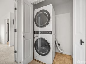 4660 NE 3rd Court J3, Renton WA 98059