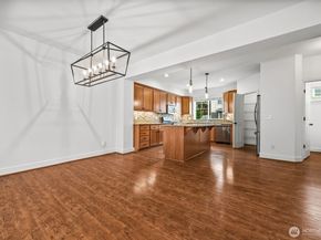 4660 NE 3rd Court J3, Renton WA 98059