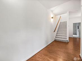 4660 NE 3rd Court J3, Renton WA 98059