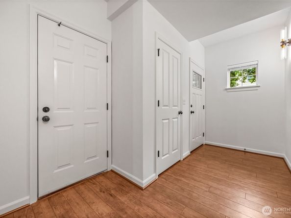 4660 NE 3rd Court J3, Renton WA 98059