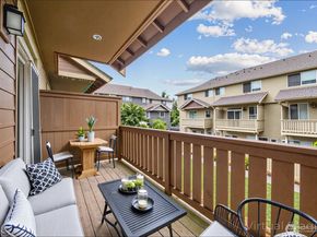 4660 NE 3rd Court J3, Renton WA 98059