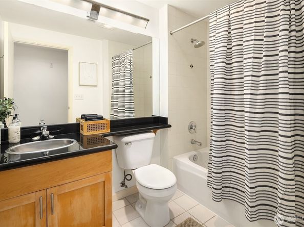 2324 1st Avenue 202, Seattle WA 98121