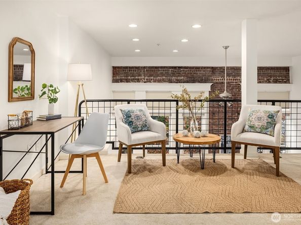 2324 1st Avenue 202, Seattle WA 98121