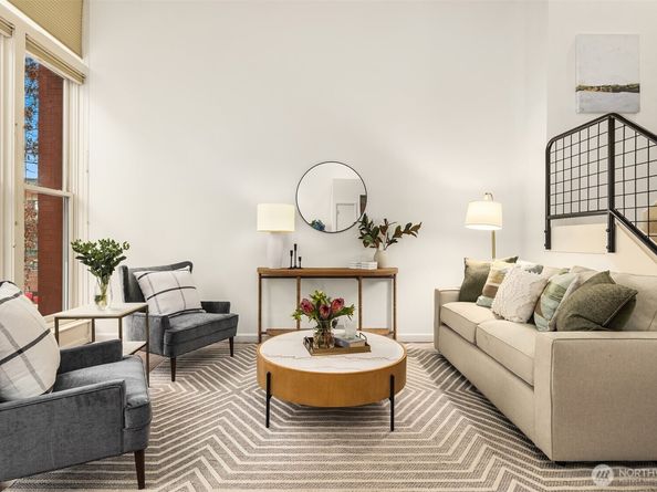 2324 1st Avenue 202, Seattle WA 98121