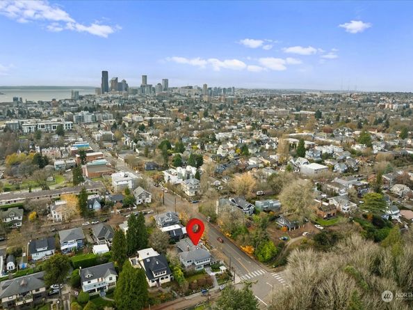 403 31st Avenue S, Seattle WA 98144