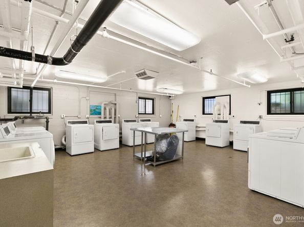 1105 Spring Street 1106, Seattle WA 98104