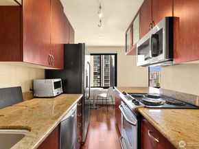 1105 Spring Street 1106, Seattle WA 98104