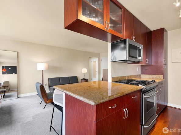 1105 Spring Street 1106, Seattle WA 98104