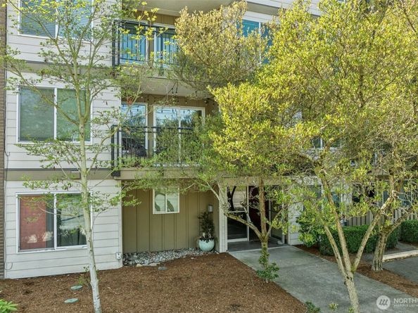 4051 Gilman Avenue W, Seattle WA 98199