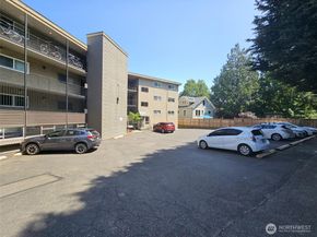4051 Gilman Avenue W, Seattle WA 98199