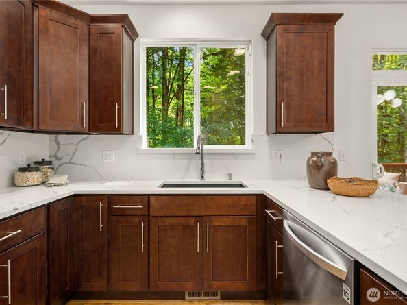 16760 128th Place NE, Woodinville WA 98072