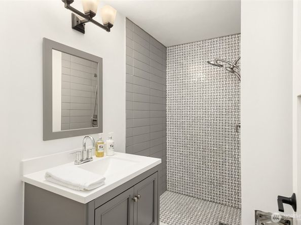 10376 NE Winthers Road, Bainbridge Island WA 98110