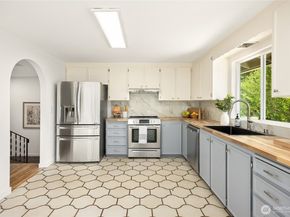 10376 NE Winthers Road, Bainbridge Island WA 98110