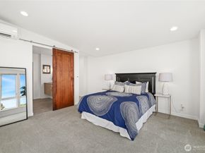 6710 36th Avenue SW A, Seattle WA 98126