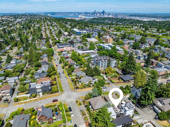 6710 36th Avenue SW A, Seattle WA 98126