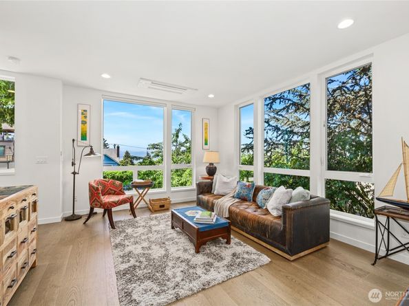 6710 36th Avenue SW A, Seattle WA 98126