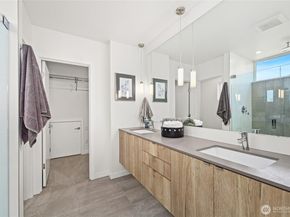 6710 36th Avenue SW A, Seattle WA 98126