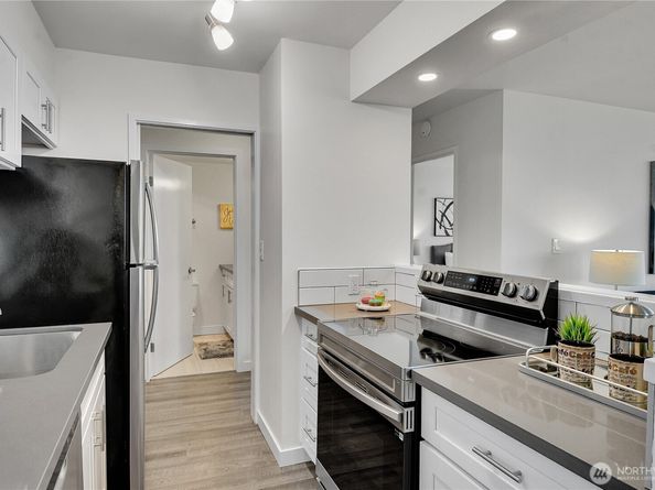 2201 3rd Avenue 1303, Seattle WA 98121