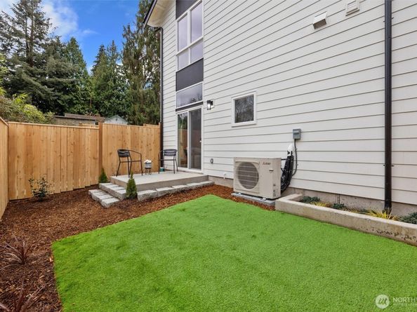 5984 26th Avenue SW B, Seattle WA 98106