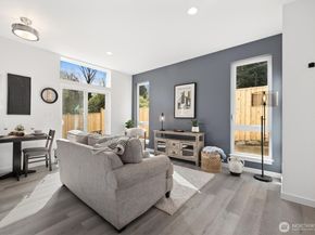 5984 26th Avenue SW B, Seattle WA 98106