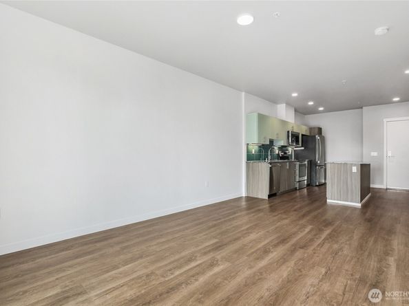 1085 103rd Avenue NE 217, Bellevue WA 98004