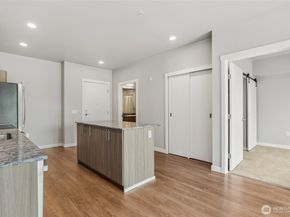 1085 103rd Avenue NE 217, Bellevue WA 98004