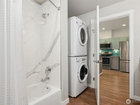 1085 103rd Avenue NE 217, Bellevue WA 98004