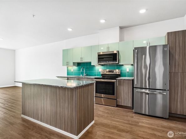 1085 103rd Avenue NE 217, Bellevue WA 98004
