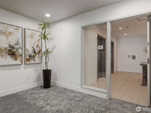 1085 103rd Avenue NE 217, Bellevue WA 98004