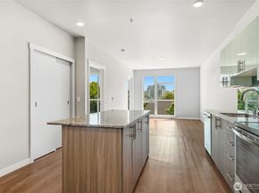 1085 103rd Avenue NE 217, Bellevue WA 98004