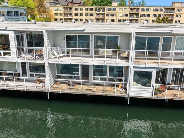 414 Lakeside Avenue S 13, Seattle WA 98144