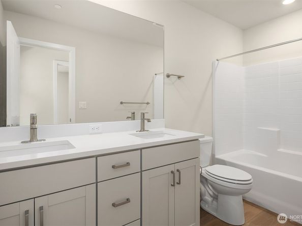 23497 Arbors Terrace Road NE 27, Kingston WA 98346