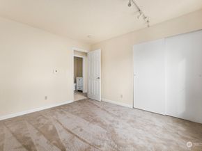 5021 Ripley Lane N 112, Renton WA 98056