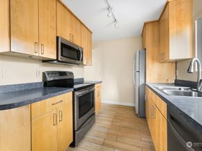 5021 Ripley Lane N 112, Renton WA 98056